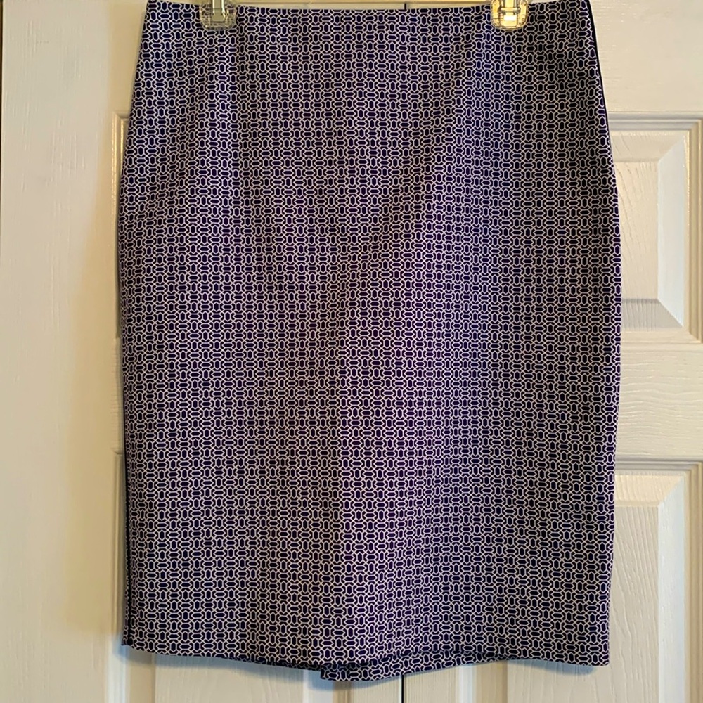 Adrianna Papell, gorgeous skirt, navy and white print, size 6, EUC